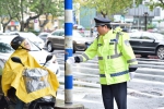 市公安局领导积极投入节前交通高峰执勤工作 - 南京市公安局