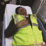 保洁车险撞宠物狗 苏州59岁环卫工被打得满面鲜血 - 新浪江苏