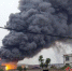 加工厂起火几公里外能见浓烟 消防员3个小时扑灭 - 消防总队