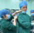 连续手术6小时 护士喂医生平衡液照片走红(图) - 新浪江苏