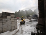 油罐车卸油时起大火 河池消防迅速成功扑救 - 消防总队