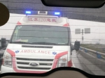 元月6日上午，南京一辆120急救车，在急救一名重病人的路上竟无人让行，拉警报成了“摆设”，令人焦急。 - 新浪江苏