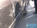 南京一市民骑电动三轮碰擦轿车 被司机砸满头血 - 新浪江苏