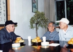 任新民院士(左一)在南理工与部分哈军工老同志相聚摄于2002年10月 - 新浪江苏