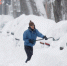 加拿大降雪超60厘米 民众挖雪堆找汽车 - 江苏音符
