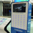 南京某商场内的共享充电宝柜机 - 新浪江苏