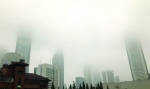 5月8日，南京城很多高楼楼顶被雾“淹没” 现代快报/ZAKER南京记者 赵杰 摄 - 新浪江苏