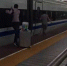 常州站一男子手指被高铁门夹住 随列车狂奔（图） - 新浪江苏