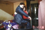 不离不弃照顾瘫痪丈夫17年 苏州最美妻子诠释“中国式爱情” - 妇女联合会