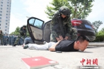 上海高校军训首次增加反劫持演练 - 南京市教育局