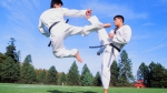 “格斗狂人”叫板传统武术引热议 盘点各国特色格斗技 - 南京市教育局