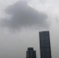 这几天，南京城上空常阴云密布，不时飘下小雨点 - 新浪江苏