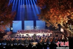 音乐会在室外举行。　泱波　摄 - 江苏新闻网