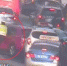 图为红色轿车撞伤警方人员。警方提供 - 新浪江苏