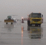 南京禄口机场开展除冰雪实战演练。　吕妍　摄 - 江苏新闻网