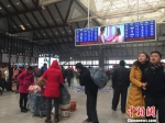 　春运首日，铁路苏州站迎来客流高峰。　葛勇 摄 - 江苏新闻网