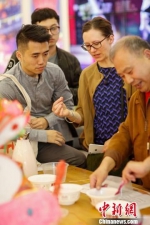 南京市的“国际大师驻地计划”已连续邀请十余位国际设计大师参与。　孙晓东 摄 - 江苏新闻网