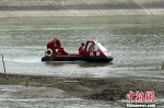 　水上救援：气垫船救援 夏晶 摄 - 江苏新闻网