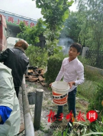 连云港大学生生日当天参与救火获点赞 - 新浪江苏