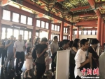 清早起，大量市民有序进入南京博物院，体验端午民俗。　杨颜慈 摄 - 江苏新闻网