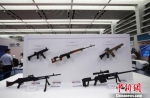 图为展出的枪支。　泱波 摄 - 江苏新闻网
