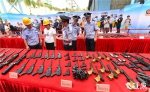 江苏整治枪爆违法犯罪，7000多件非法枪支、管制器具被销毁 - 新华报业网