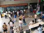 医院大厅内，曾被堆放过黄沙。 凤凰医院医生供图 - 新浪江苏
