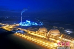 夜幕下的滨海港能源项目璀璨夺。滨海县委宣传部供图 - 江苏新闻网