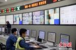 电厂现代化的控制室。　泱波 摄 - 江苏新闻网