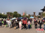 青岛游客参观西溪景区 - 江苏新闻网