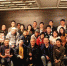图为江苏省昆剧院演员单雯（一排右二）等与台湾观众合影留念。 中新社记者 张晓曦 - 江苏新闻网