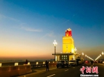 经过27个月的封闭大修后，南京长江大桥以全新面貌出现在长江上。　婷婷　摄 - 江苏新闻网