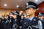 公安边防、警卫部队举行集体换装和入警宣誓仪式 - 江苏音符