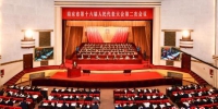 在南京“两会”上，南京市长蓝绍敏作政府工作报告。　泱波　摄 - 江苏新闻网