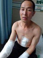 2018年7月，小雨父亲王新元在涞源当地医院接受治疗。 受访者供图 - 新浪江苏