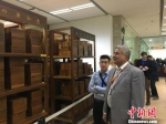 联合国教科文组织官员参观南京图书馆。　申冉 摄 - 江苏新闻网