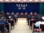 10日，江苏省政府在南京举行例行新闻发布会，公布了江苏省《关于提高技术工人待遇的实施意见》(下简称《实施意见》)，并进行解读。　朱晓颖 摄 - 江苏新闻网