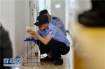 地下卫士：你所不知道的南京地铁警察（组图） - 新浪江苏