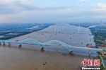 南京大胜关铁路桥建成时是世界首座六线铁路大桥、也是跨度最大的高速铁路桥。　泱波 摄 - 江苏新闻网