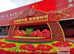 怀旧赏新，一系列庆祝新中国成立70周年的成就展深受民众喜爱。　吴小宝 摄 - 江苏新闻网