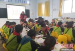 资料图：学生们正在上课。(图文无关)刘玉桃 摄 - 江苏新闻网