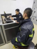 网友怒了！扬州消防员救火时手机被偷无奈报警 - 新浪江苏