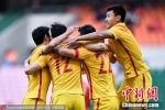 东亚杯末轮18日在韩国进行，国足选拔队以2：0力克中国香港男足，用一场胜利向2019年告别。 图片来源：Osports全体育图片社 - 新浪江苏