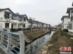 建湖县恒济镇恒东新村内的清水绿岸民居。　于从文 摄 - 江苏新闻网