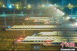 在南京南站，高铁动车出征2020春运（资料图）。　泱波　摄 - 江苏新闻网