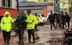 当地正进行救援工作。图片来源：贡山县宣传部 - 新浪江苏