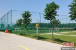 已建成的五人制足球场。　江俊波 摄 - 江苏新闻网