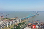 刷新多项世界纪录 沪苏通长江公铁大桥将精度控制在毫米之间 - 新浪江苏