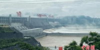 资料图：“长江2020年第1号洪水”抵达三峡。 周星亮 摄 - 江苏新闻网