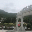 黄窝村休闲广场和牌坊。　于从文　摄 - 江苏新闻网